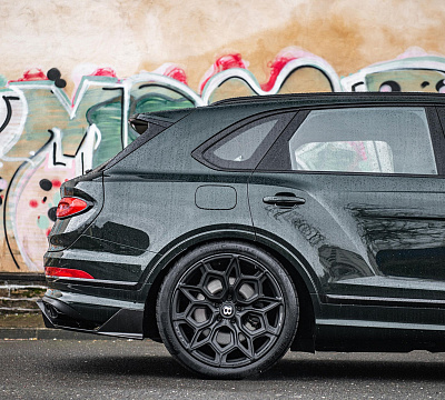 Фото дисков Kahn Type 57 RS на Bentley Bentayga