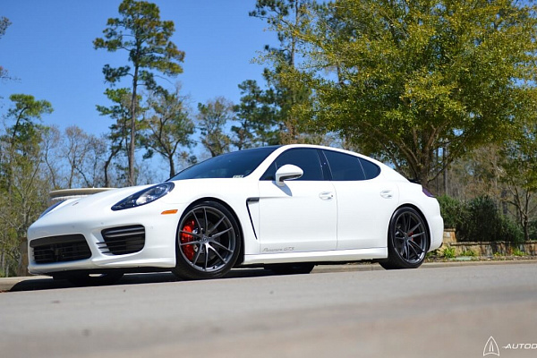 Фото дисков HRE P104 Сатиновый графит на Porsche Panamera I