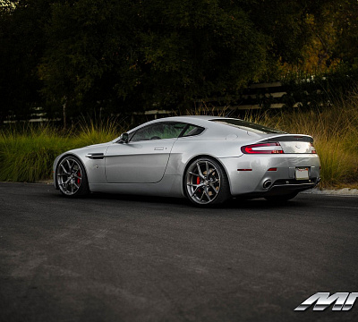 Фото дисков MRR FS06 на Aston Martin Vantage 3