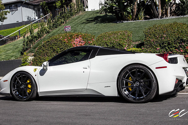 Фото дисков CEC C26 Черный глянец на Ferrari 458
