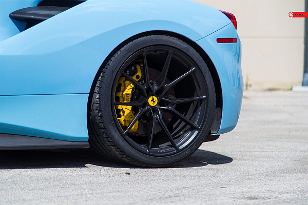 Фото дисков Anrky AN12 Черный сатин на Ferrari 488