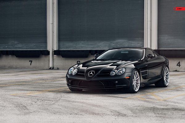 Фото дисков Anrky AN18 Сатиновый лак на Mercedes-Benz SLR McLaren