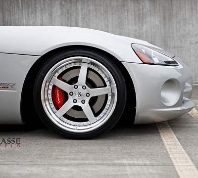 Фото дисков Strasse Wheels S5 Performance на Dodge Viper