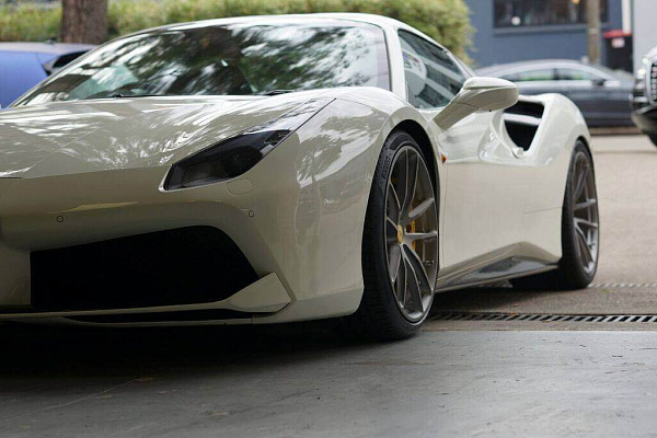 Фото дисков HRE P104 Сатиновый тонированный лак на Ferrari 488