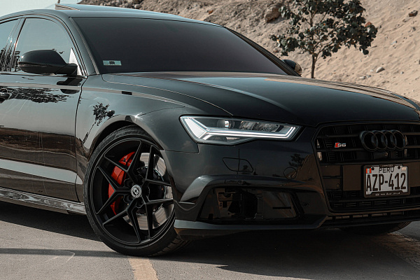 Фото дисков HRE FF11 Черный сатин на Audi A/RS 6 (C7)