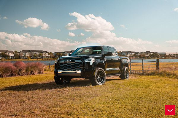 Фото дисков Vossen HFX-1 (6-Lug) Черный глянец на Toyota Tundra III