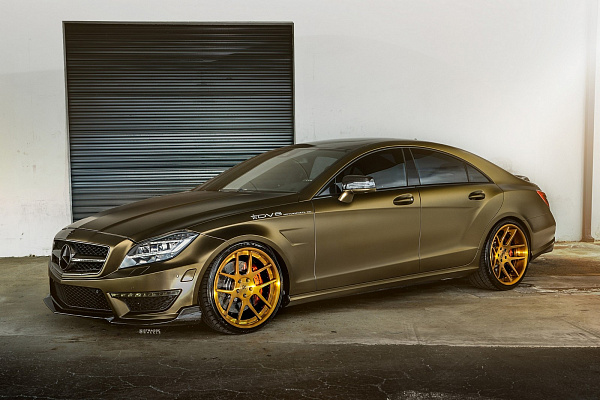 Фото дисков Strasse Wheels SM5 Deep Concave Сатиновое золото на Mercedes-Benz CLS (C218)