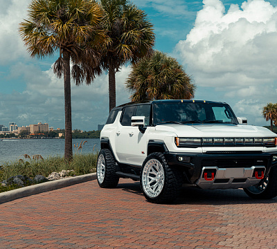 Фото дисков Vossen HFX-1 (8-Lug) на GMC Hummer EV