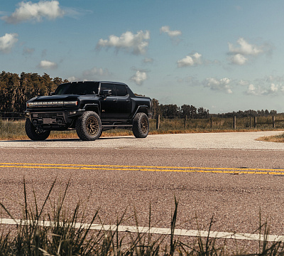 Фото дисков Vossen HFX-1 (8-Lug) на GMC Hummer EV