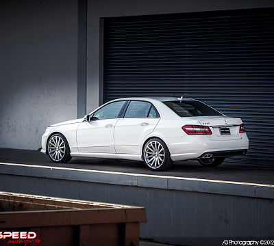 Фото дисков MRR HR9 на Mercedes-Benz E-Class (W212, S212, C207)