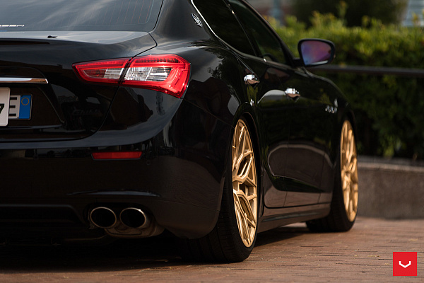 Фото дисков Vossen HF-2 Глянцевое золото на Maserati Ghibli