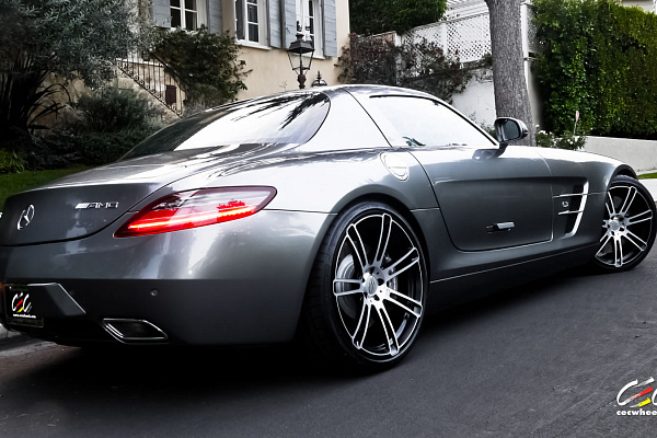 Фото дисков CEC C883 Сатиновый лак на Mercedes-Benz SLS AMG