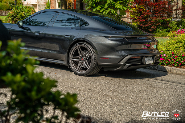Фото дисков Vossen EVO-1 Глянцевый темный лак на Porsche Taycan I
