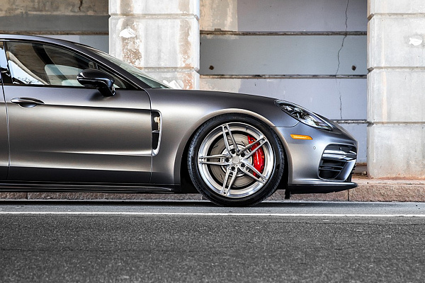 Фото дисков Anrky AN27 Глянцевый лак на Porsche Panamera III