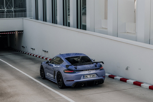 Фото дисков Brixton Forged PF7-RS Черный сатин на Porsche Cayman III
