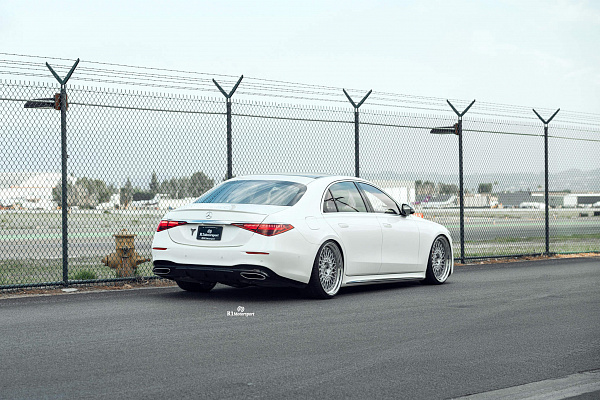 Фото дисков HRE 501 Серебро на Mercedes-Benz S-Class (W223)
