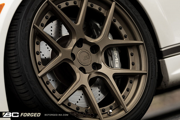 Фото дисков BC Forged HCS02 Сатиновая бронза на Mercedes-Benz C-Class (W204)
