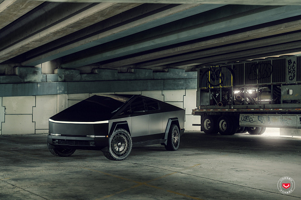 Фото дисков Vossen LC3-11 Черный глянец на Tesla Cybertruck