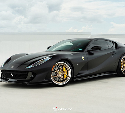 Фото дисков Anrky S3-X4 на Ferrari 812