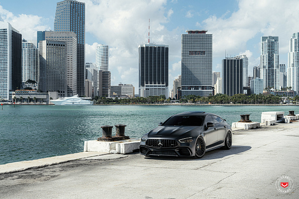 Фото дисков Vossen S17-13 Черный глянец на Mercedes-Benz AMG GT I