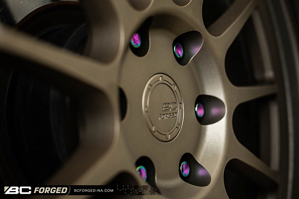 Фото дисков BC Forged TD01 Сатиновая бронза на Toyota Sequoia III