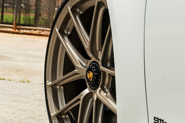 Фото дисков 1886 Wheels XR001 Сатиновая шампань на Porsche 911 VIII