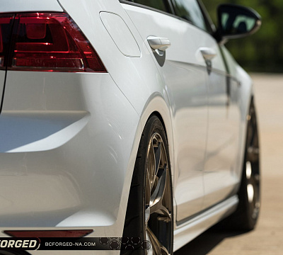 Фото дисков BC Forged RZ21 на Volkswagen Golf VII