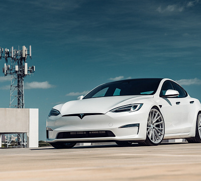 Фото дисков Vossen HF-4T на Tesla Model S