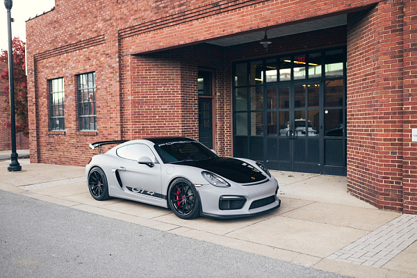Фото дисков Brixton Forged R11-R Черный сатин на Porsche Cayman II