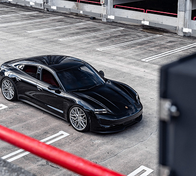 Фото дисков Vossen HF-7 на Porsche Taycan I