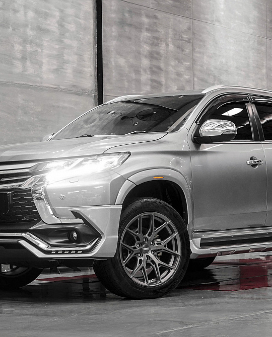Фото дисков HF6-4 Матовый графит на Mitsubishi Pajero Sport III