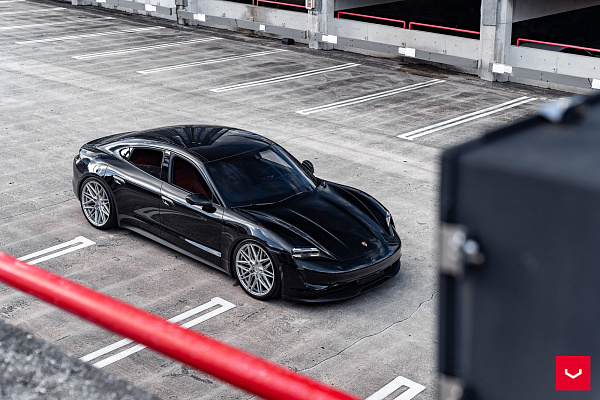 Фото дисков Vossen HF-7 Серебро на Porsche Taycan I