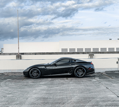 Фото дисков Strasse Wheels SV2 Deep Concave Duoblock на Ferrari 599