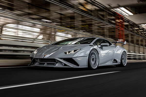 Фото дисков Brixton Forged PF14 R / RS Другой цвет на Lamborghini Huracan