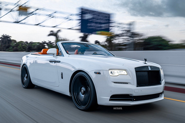 Фото дисков Strasse Wheels SV15T Deep Concave Duoblock RR Черный глянец на Rolls-Royce Ghost I
