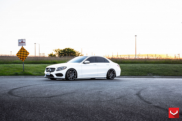 Фото дисков Vossen VFS-1 Сатиновый графит на Mercedes-Benz C-Class (W205)
