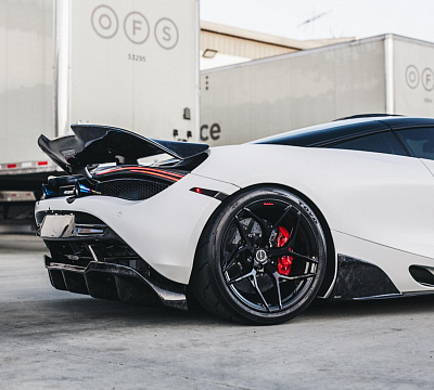 Фото дисков Brixton Forged PF5 на McLaren 720S