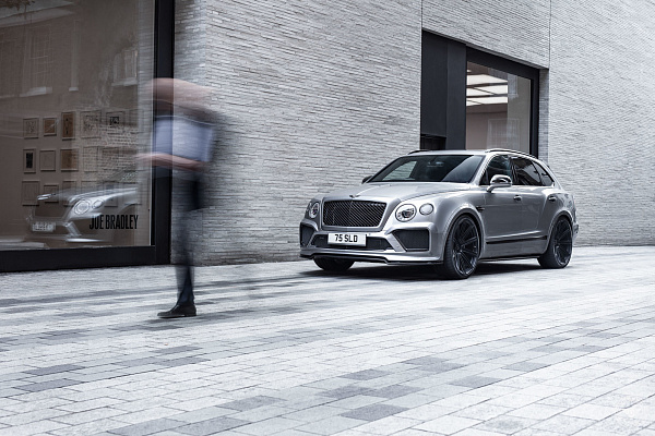 Фото дисков Vossen UV-2 Черный сатин на Bentley Bentayga