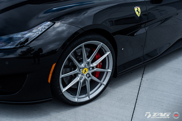 Фото дисков NOVITEC NF8 Серебро на Ferrari Portofino