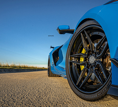Фото дисков Strasse Wheels SV4-RS Deep Concave FS на Chevrolet Corvette C8