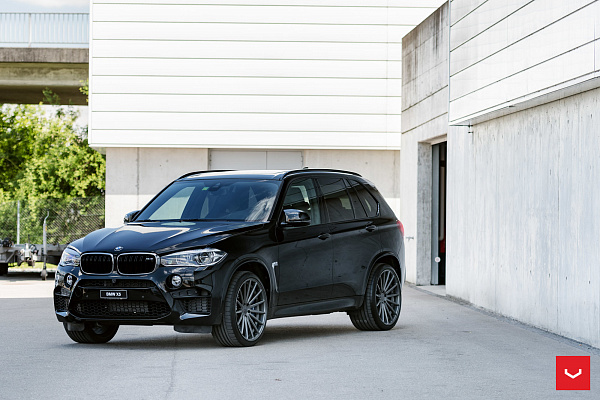 Фото дисков Vossen VFS-2 Глянцевый графит на BMW X5/X5 M (F15/F85)