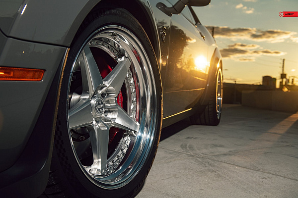 Фото дисков Anrky RS5 Глянцевый лак на Dodge Challenger III