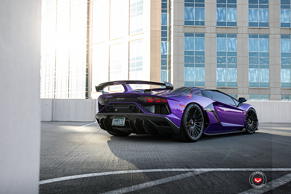 Фото дисков Vossen S17-04 Черный глянец на Lamborghini Aventador