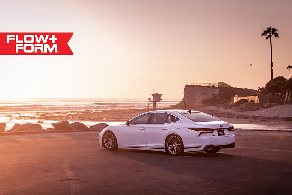 Фото дисков HRE FF04 Серебро на  Lexus LS V