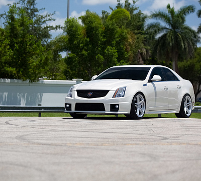 Фото дисков Vossen VFS-5 на Cadillac CTS II