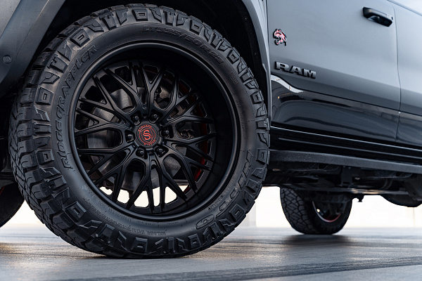 Фото дисков Strasse Wheels SV12M Signature Черный матовый на Ram 1500 V