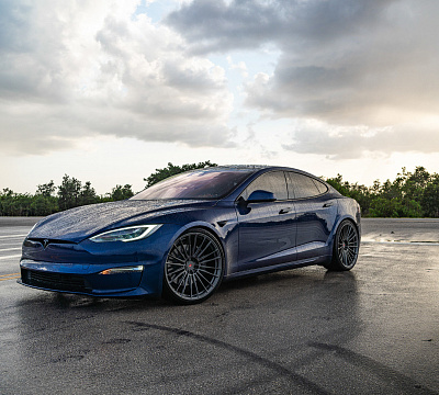 Фото дисков Vossen S17-04 на Tesla Model S
