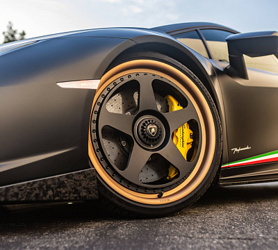 Фото дисков HRE 305 на Lamborghini Huracan
