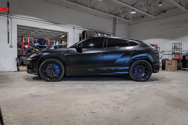 Фото дисков Anrky AN30 Черный сатин на Lamborghini Urus