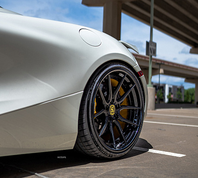 Фото дисков Strasse Wheels SV5 Deep Concave FS на McLaren 720S